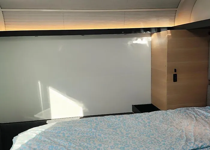 Camping Northern Lights Camper