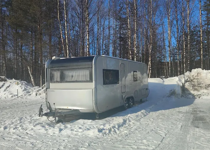 Camping Northern Lights Camper *